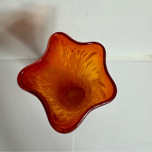 Vintage red and white swirl small vase. Approx. 6.5”H x 2”L. Wavy top design. - Picture 6 of 12